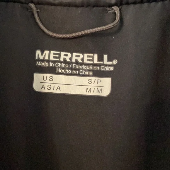 MERRELL Man Vest BNWOT color black length 28” pit to pit 36” two front pockets - Picture 3 of 12